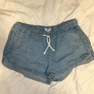 Roxy cloth drawstring shorts. Look like denim. Size large